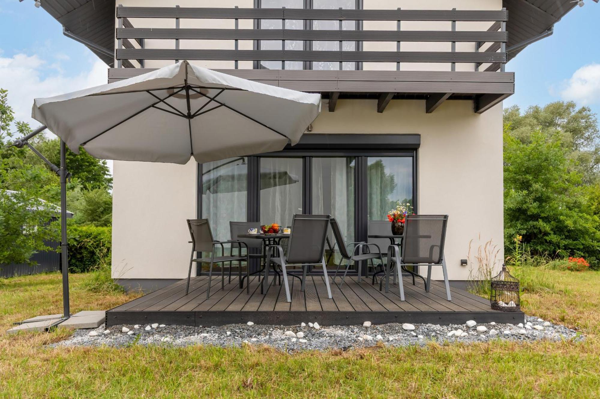 Zaciszny Dom Harald - Taras & Ogrod - Wyspa Wolin By Renters